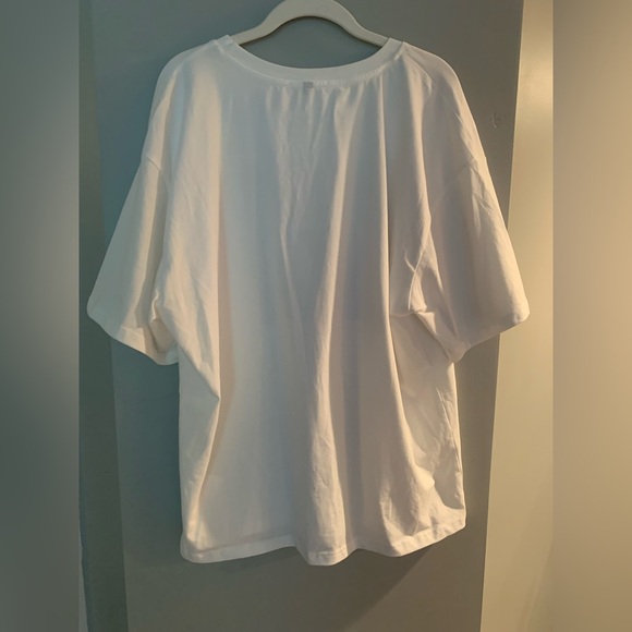 Elvis White and Black Short Sleeve Tee with Graphic Design Size Med - Picture 3 of 3